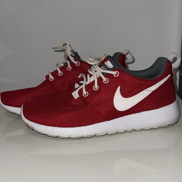 Nike Roshe Run RED US4Y - Picture 3 of 4